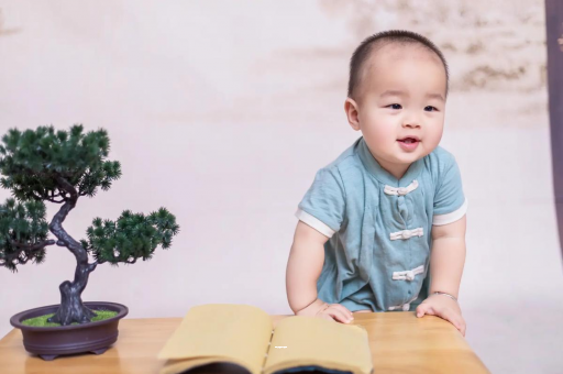 上杭宝宝爱吐奶是什么原因